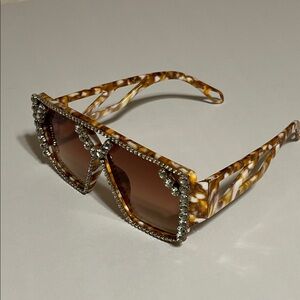 Tortoise Shell Sunglasses with Rhinestone Accents. NWOT